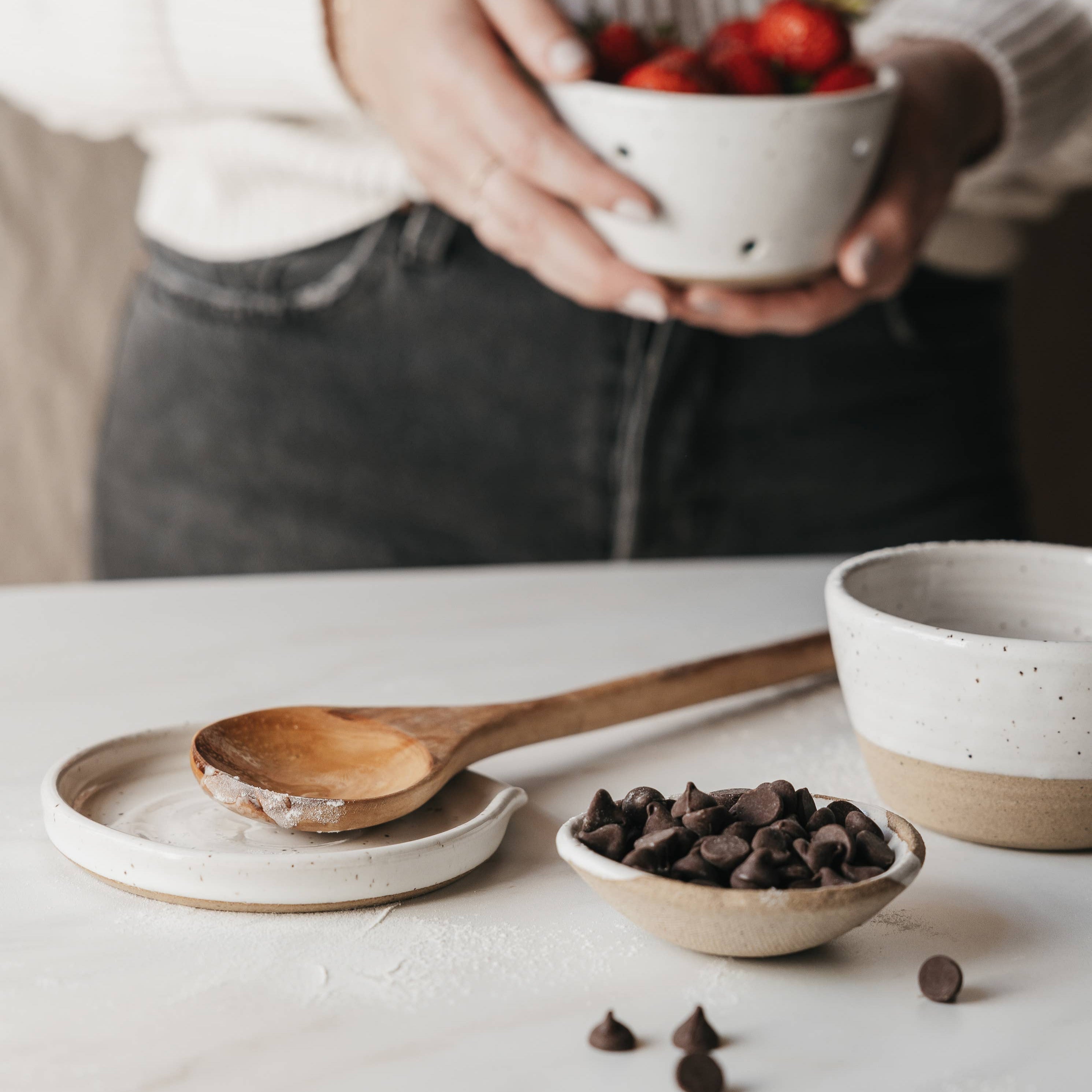Speckled White Ceramic Spoon Rest – Flat